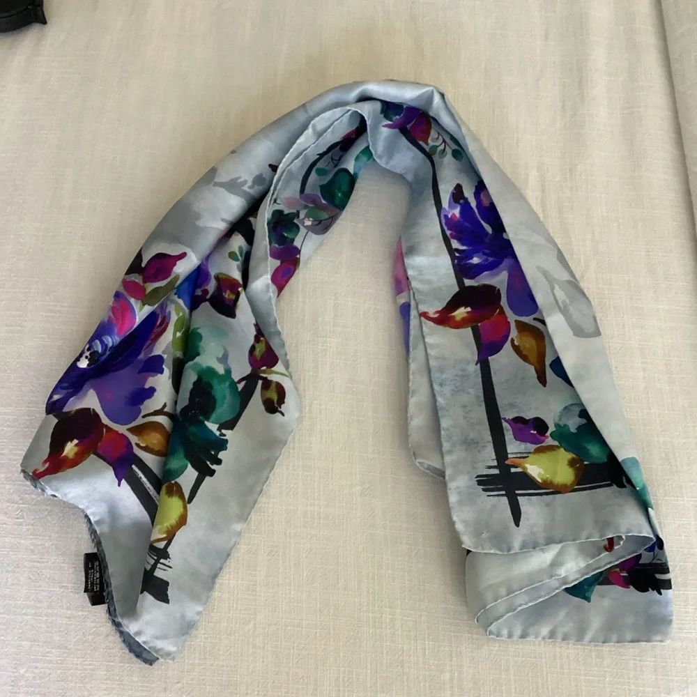 Elizabetta 100% Silk Scarf Blue Floral Italian Botanical Design - Picture 13 of 13